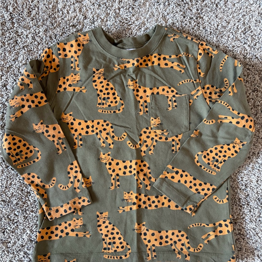 Hanna Andersson Kids Long Sleeve Leopard Shirt - Olive Green with Tan and Black